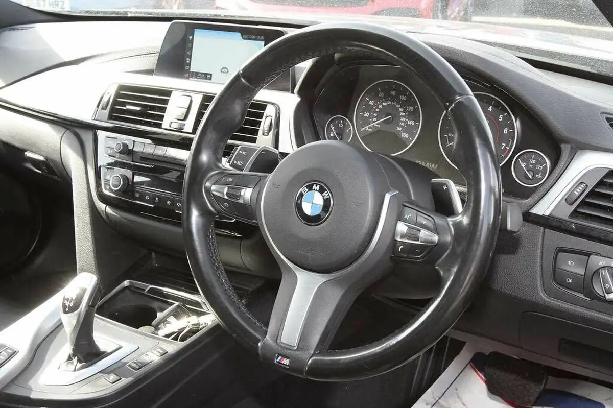 2018-bmw-3-series-20-320i-xdrive-m-sport-shadow-edition-saloon-4d-auto-big-5
