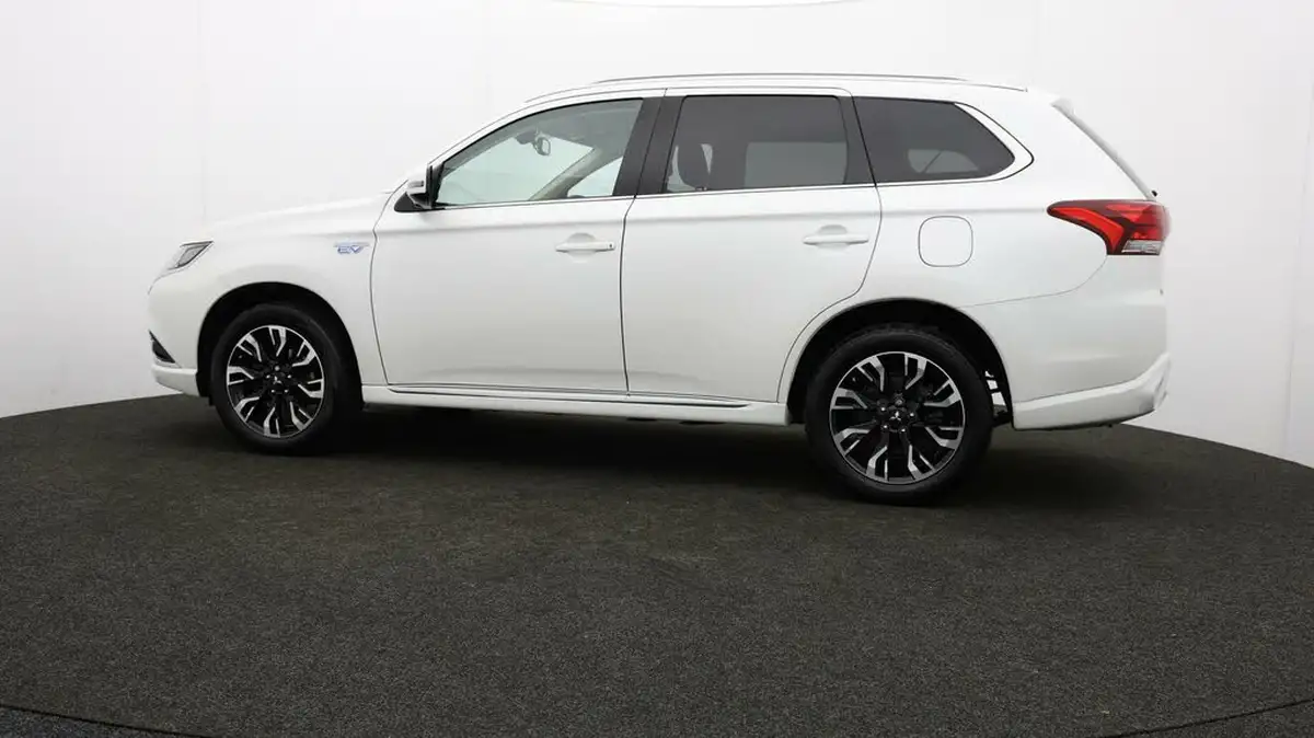 2017-mitsubishi-outlander-20-4h-phev-big-69