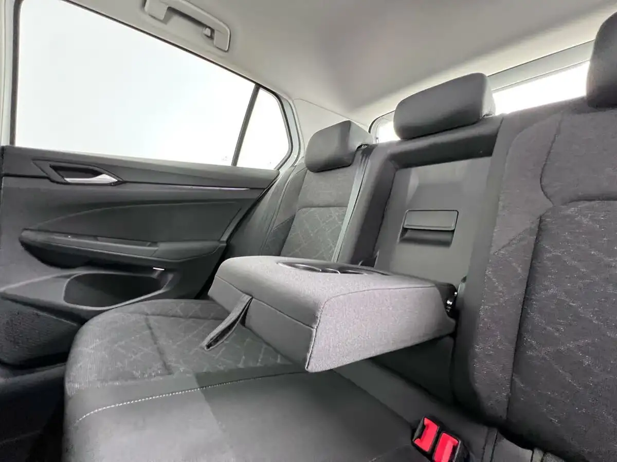 2021-volkswagen-golf-15-tsi-life-150ps-hatchback-big-12