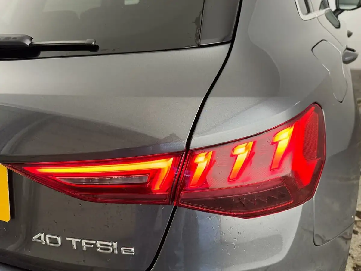 2021-audi-a3-14-40-tfsi-e-s-line-big-31