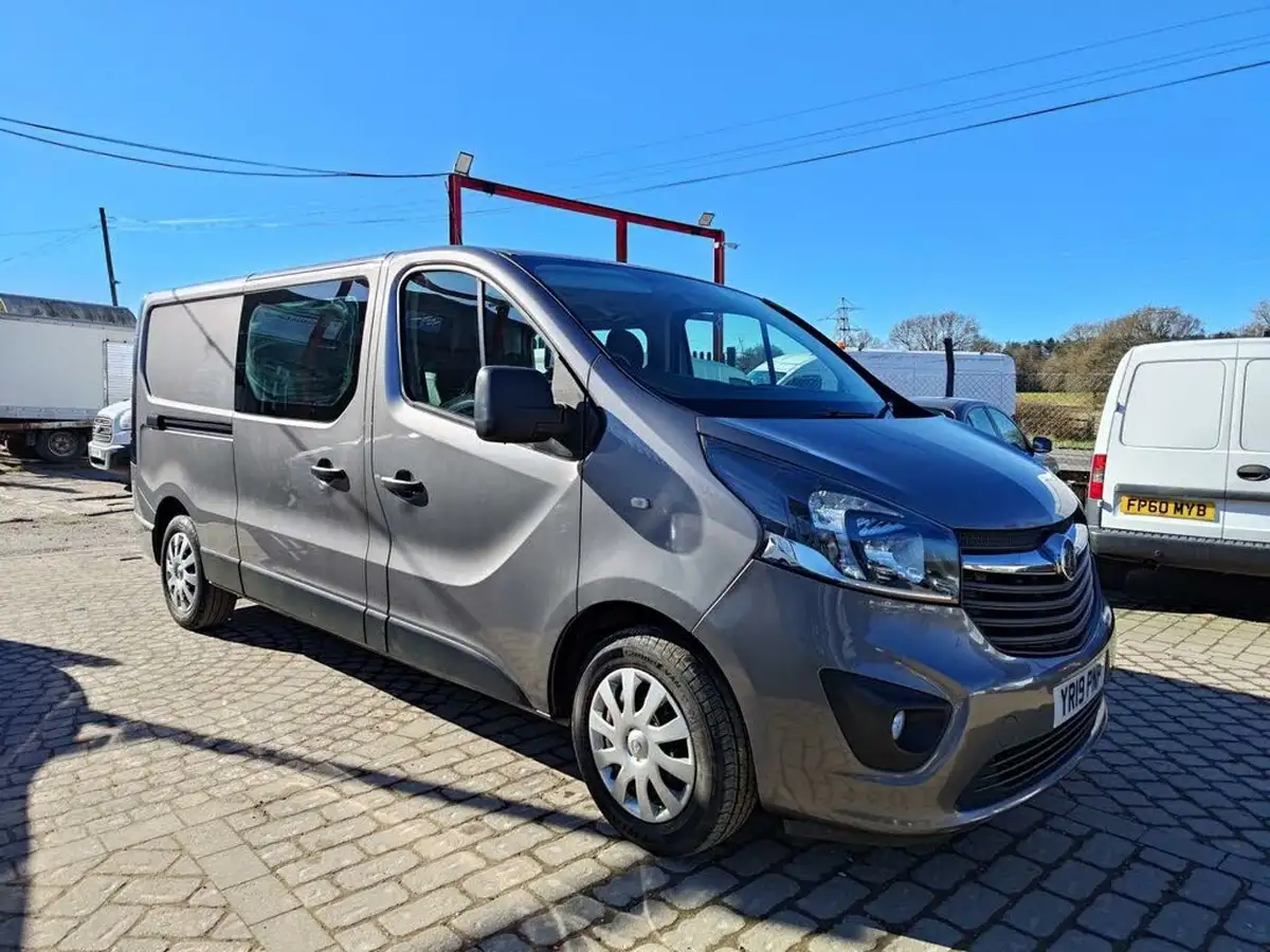 2019-vauxhall-vivaro-16cdti-sportive-2900-l2h1-145pseu6-biturbo-ss-panel-big-23