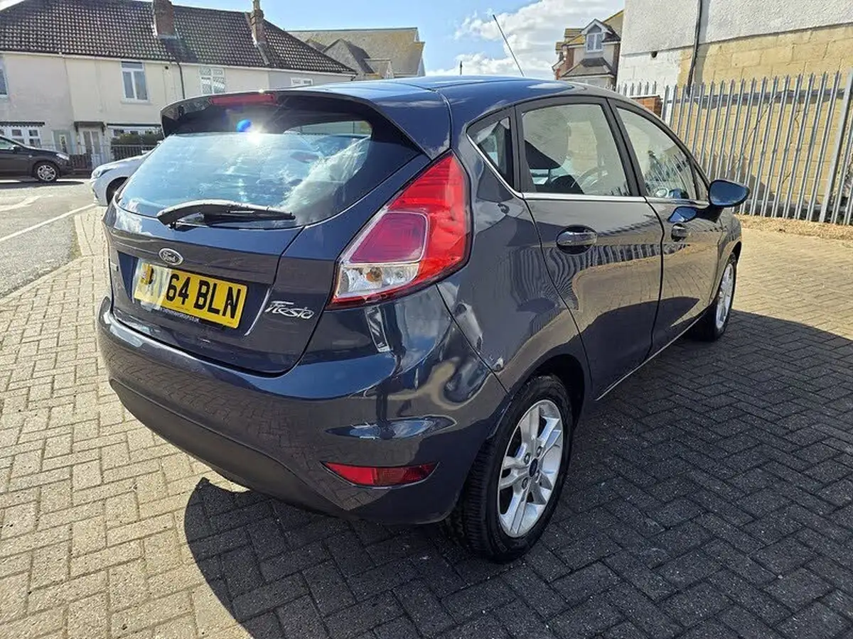2014-ford-fiesta-10-zetec-100ps-ecoboost-ss-5d-big-6