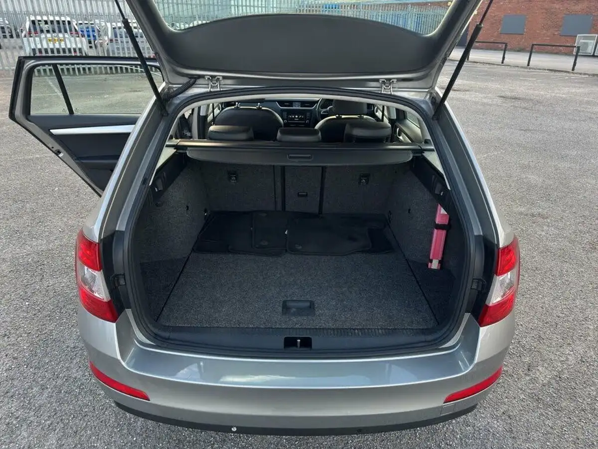 2015-skoda-octavia-big-33