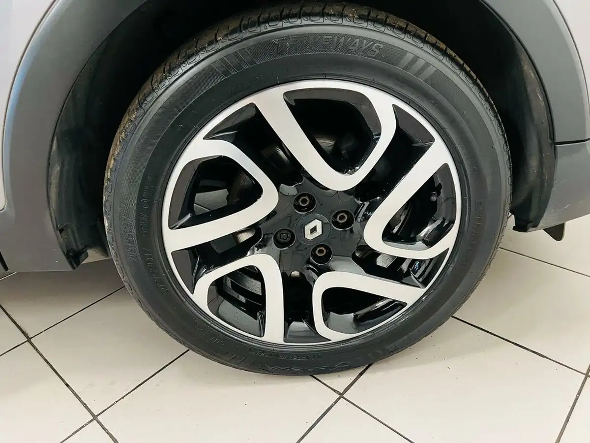 2014-renault-captur-15dci-dynamique-s-90bhp-ss-big-26