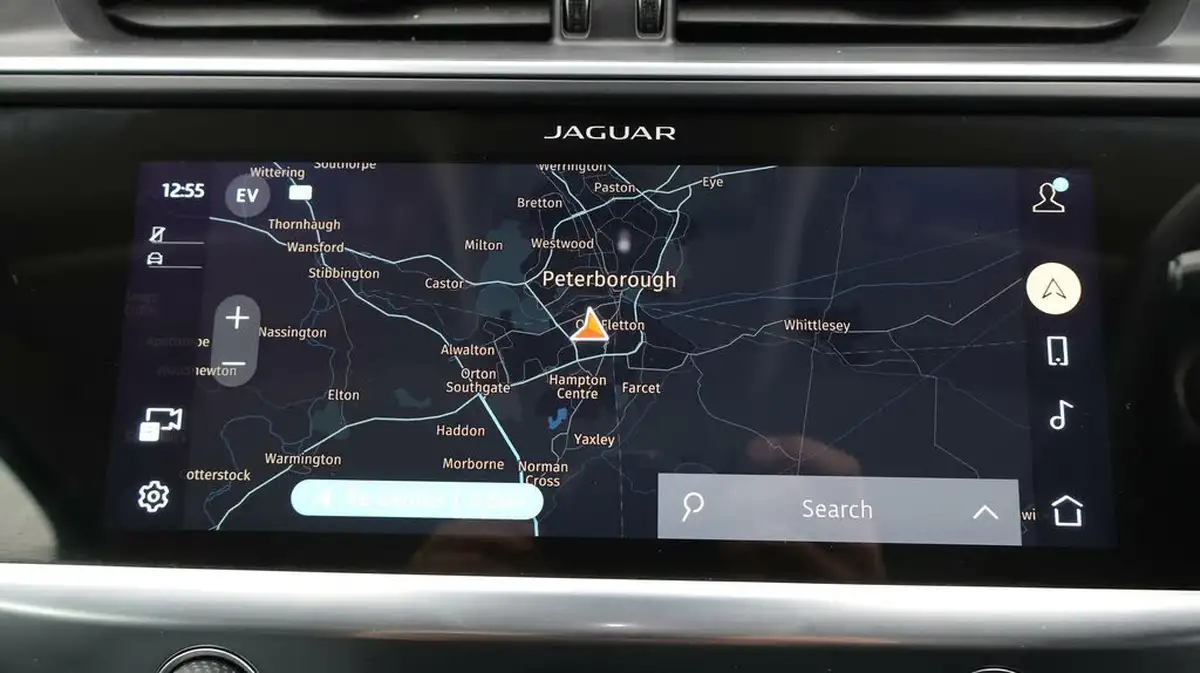 2021-jaguar-i-pace-ev400-hse-big-11
