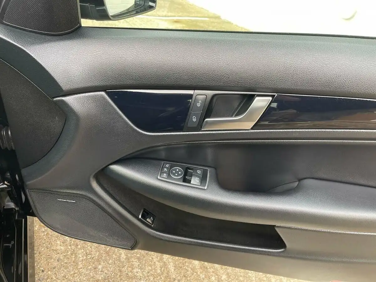 2012-mercedes-benz-c-class-21td-c250-cdi-amg-sport-cdi-blueefficiency-coupe-2d-auto-big-11