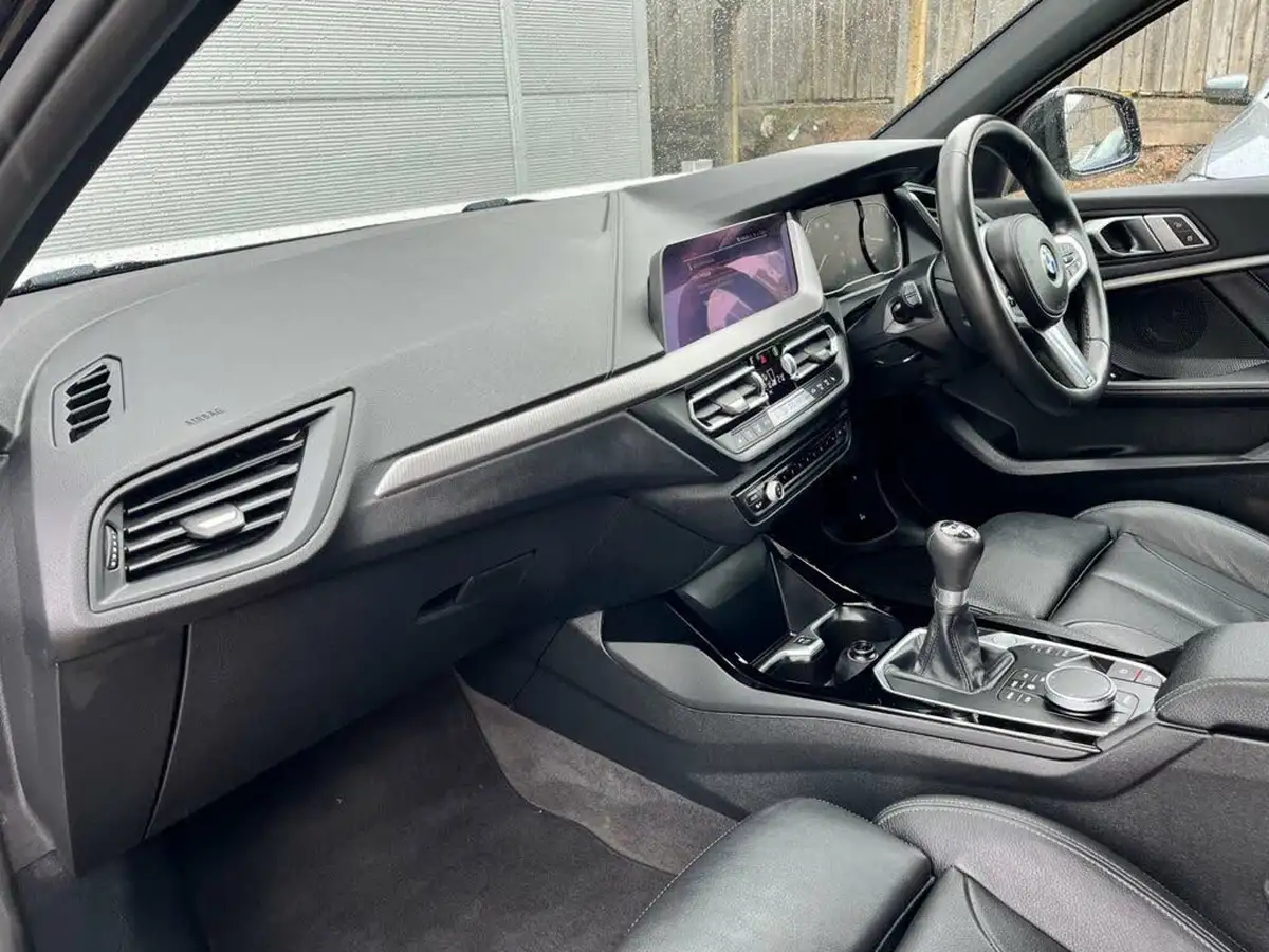 2021-bmw-1-series-15-118i-m-sport-lcp-big-21