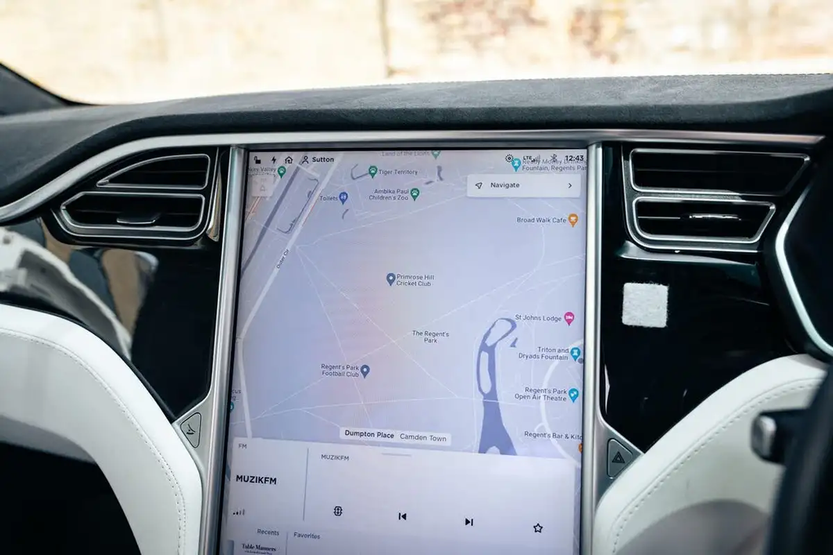 2017-tesla-model-x-e-p100d-big-12