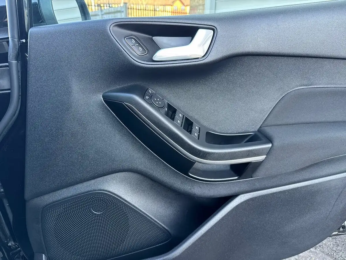 2022-ford-fiesta-10t-titanium-125ps-hybrid-mhev-powershift-big-29