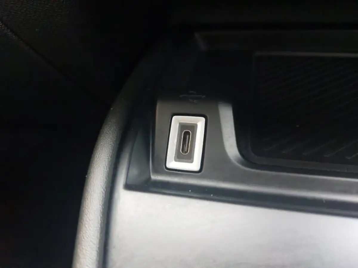 2022-citroen-c4-12-puretech-shine-130ps-big-13