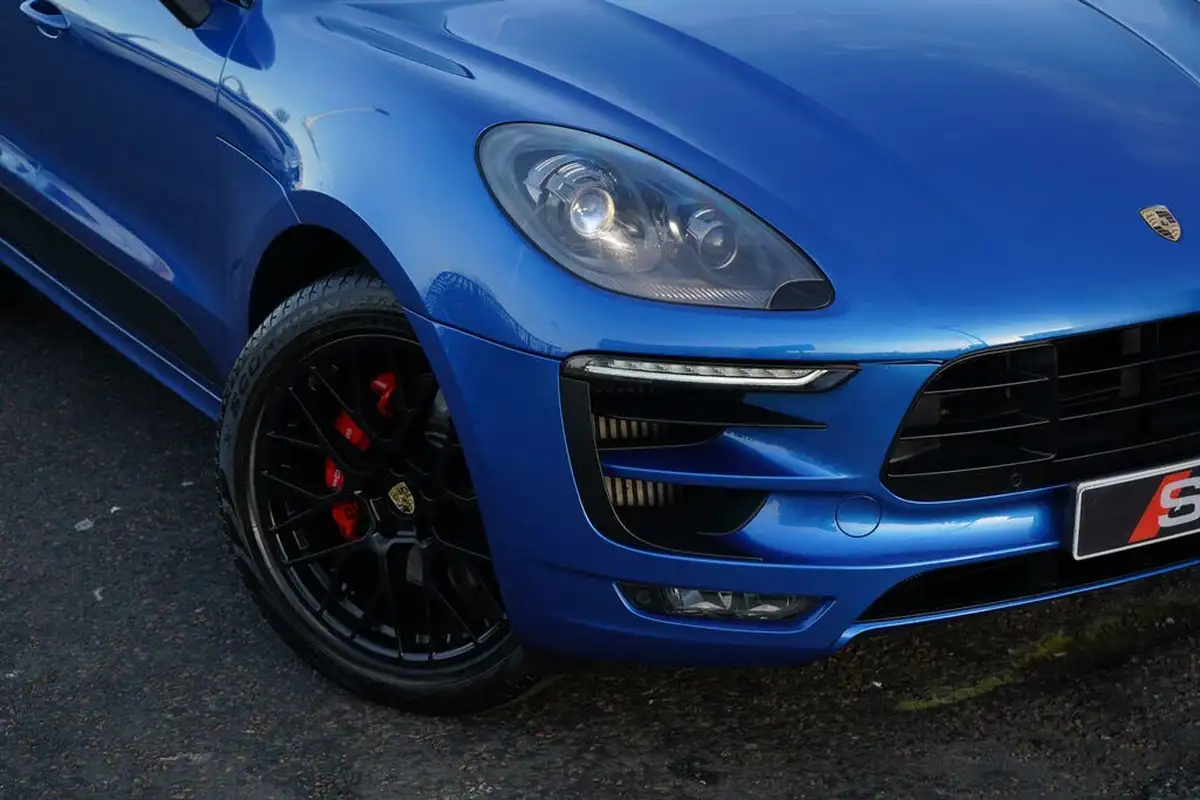 2016-porsche-macan-30-gts-big-29