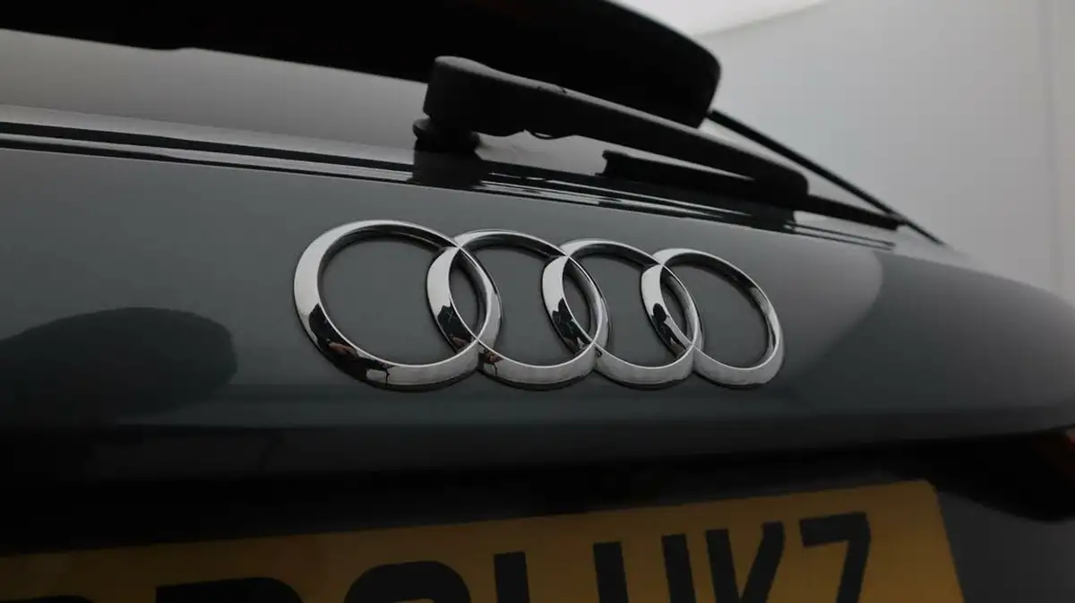 2021-audi-a3-14-45-tfsi-e-s-line-competition-big-24