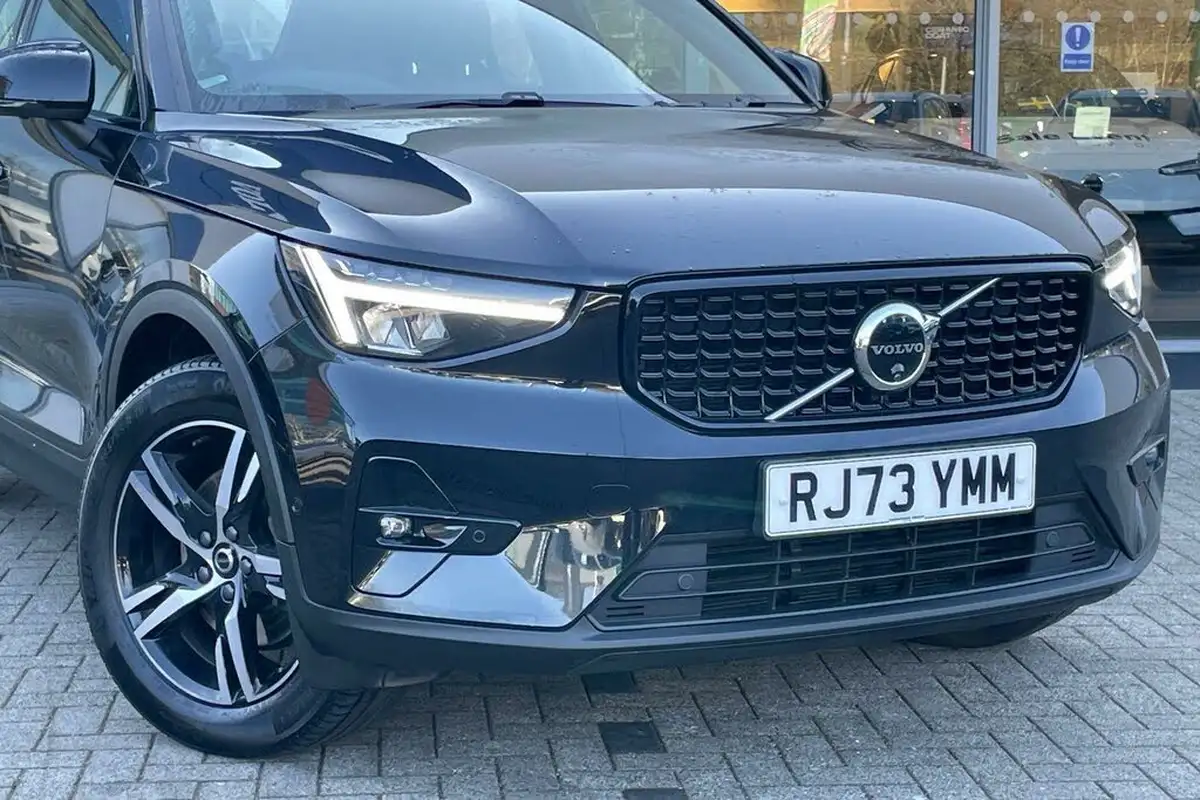 2023-volvo-xc40-20-b3-plus-big-5