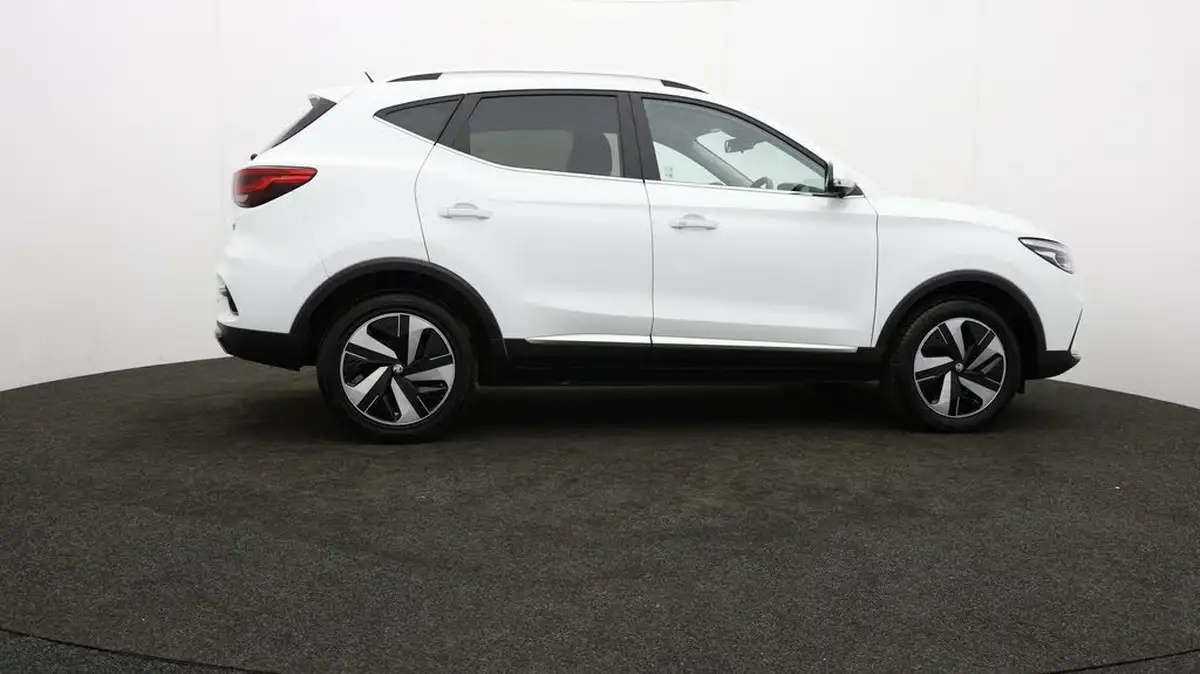 2023-mg-zs-suv-e-trophy-ev-156ps-long-range-big-29
