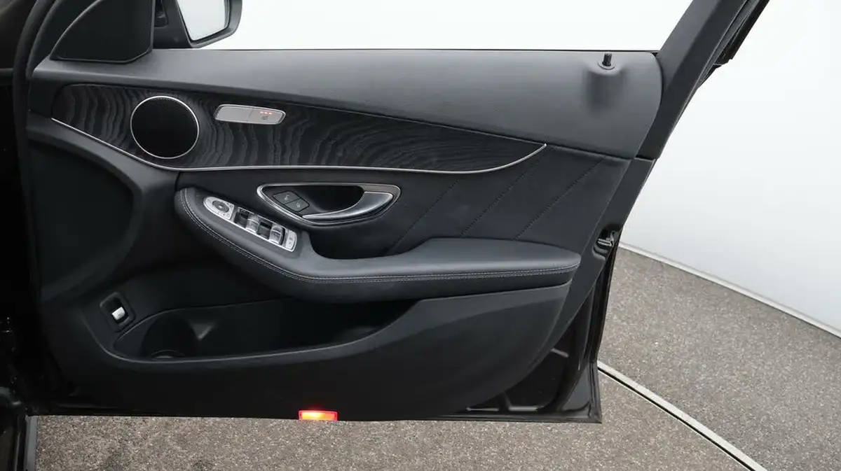 2019-mercedes-benz-c-class-20d-c300d-amg-line-245ps-premiumss-saloon-4d-big-15
