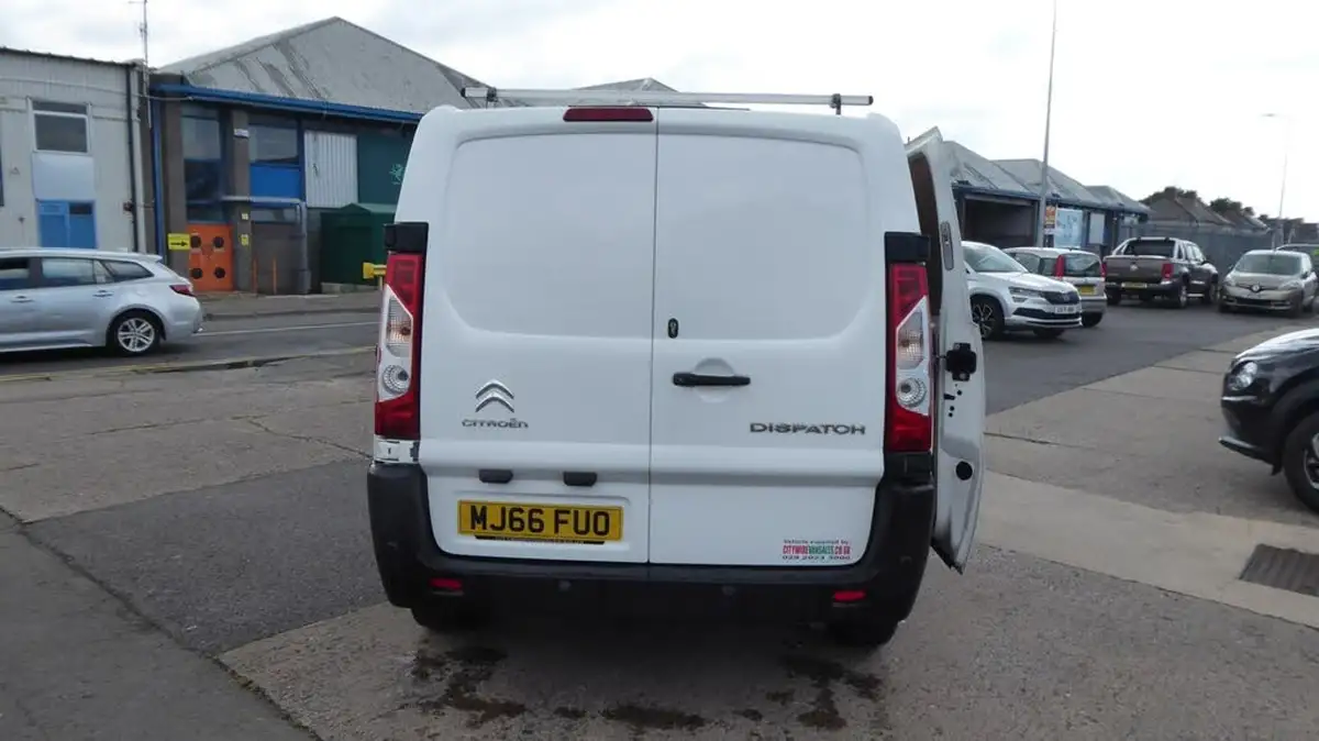2016-citroen-dispatch-16td-enterprise-panel-big-14