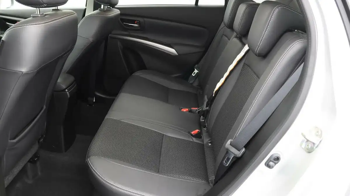 2023-suzuki-s-cross-14-boosterjet-ultra-allgrip-big-16