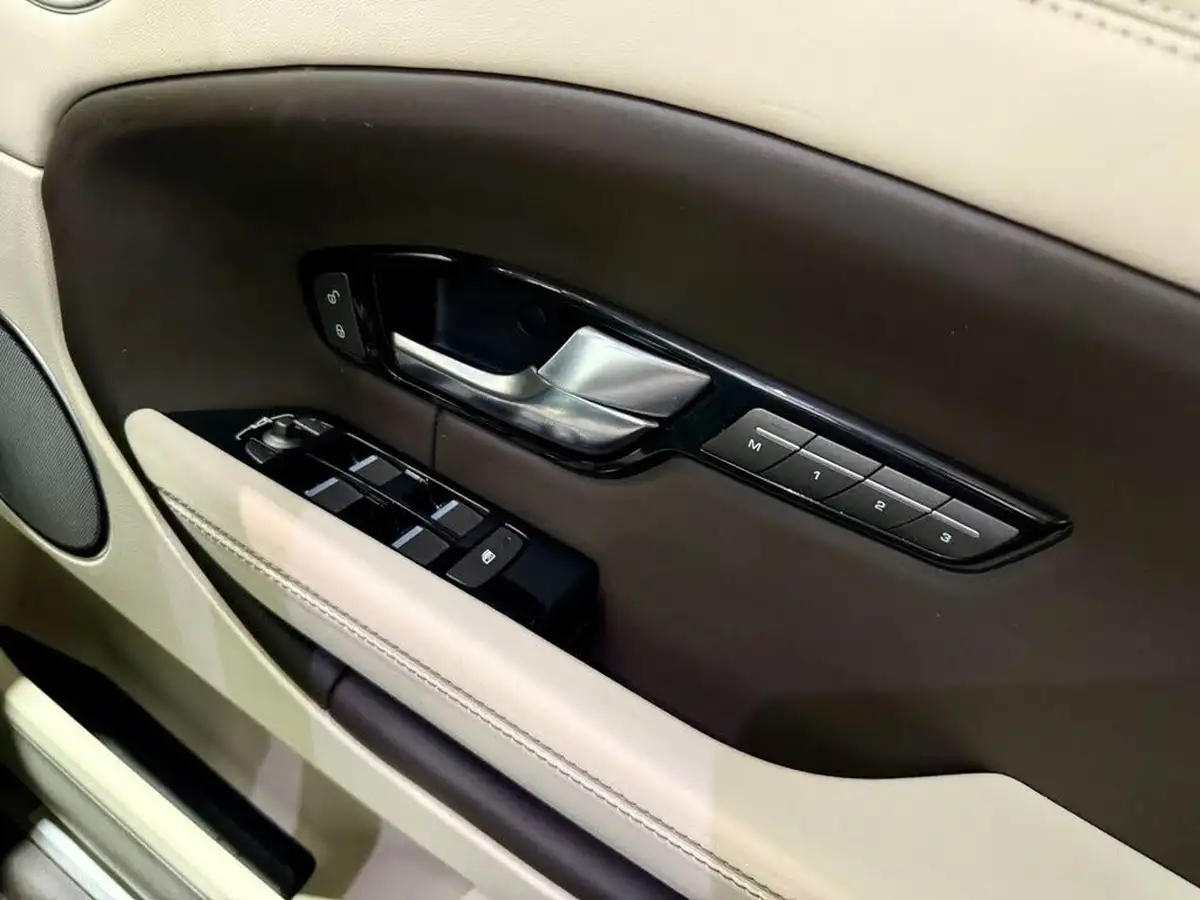 2017-land-rover-range-rover-evoque-20td4-autobiography-hatchback-5d-big-32