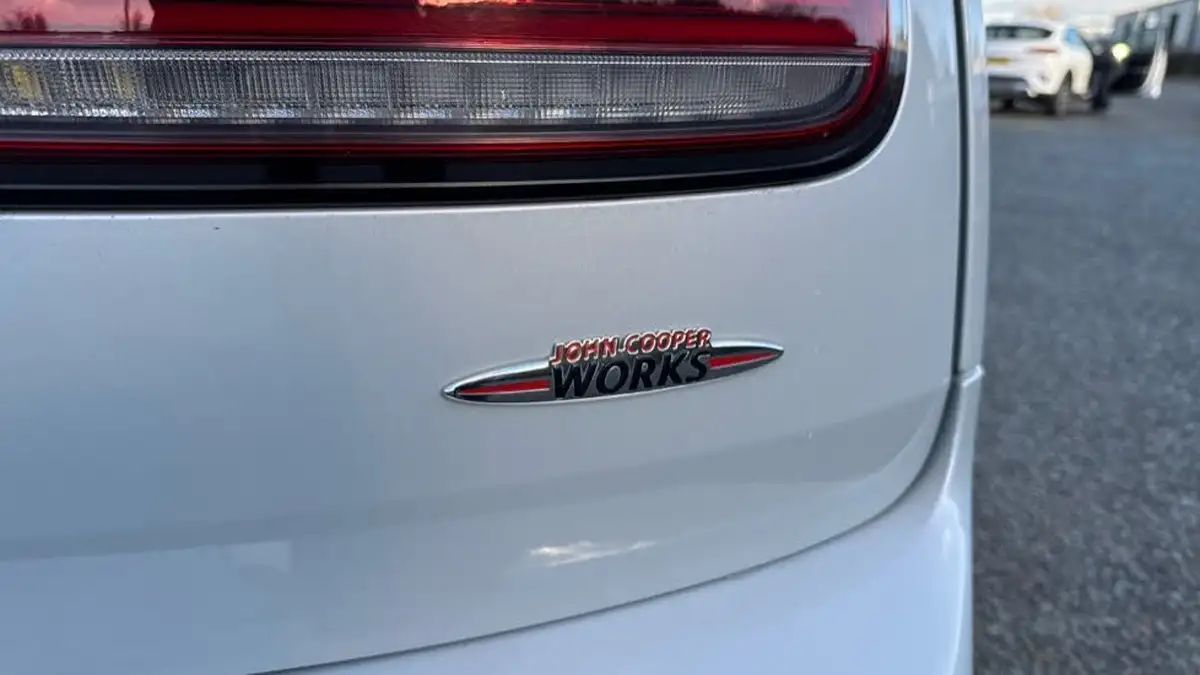 2021-mini-clubman-20-john-cooper-works-big-18
