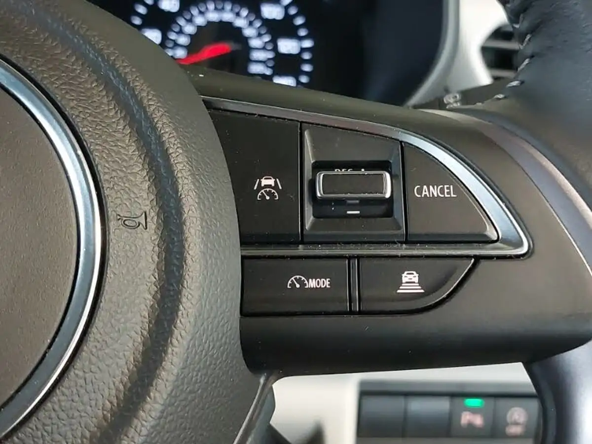 2024-suzuki-swift-12-motion-big-15