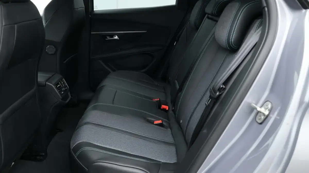 2021-peugeot-3008-suv-16-puretech-allure-300bhp-4wd-hybrid4-e-eat8-big-16
