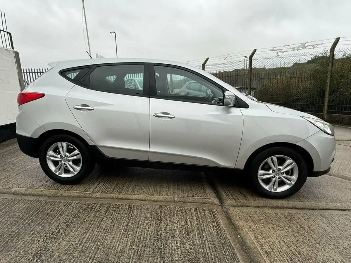 2011-hyundai-ix35-17td-style-big-8