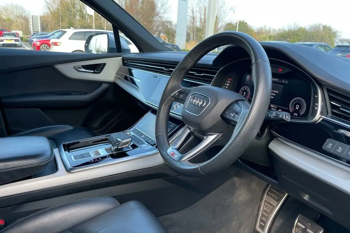 2020-audi-q7-30-45-tdi-s-line-big-24