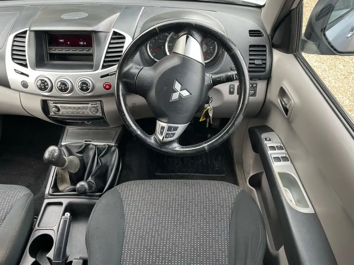 2012-mitsubishi-l200-25td-warrior-eu-v-lth-big-13