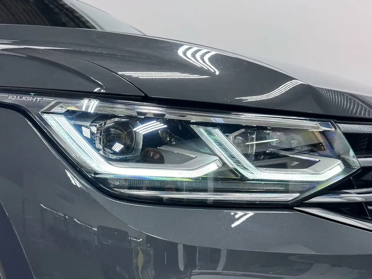 2021-volkswagen-tiguan-15-tsi-r-line-big-12
