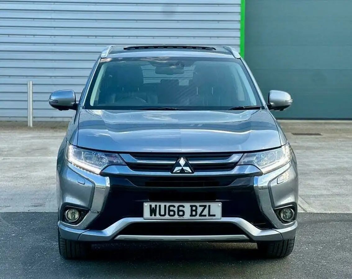 2016-mitsubishi-outlander-20-gx4h-phev-big-63