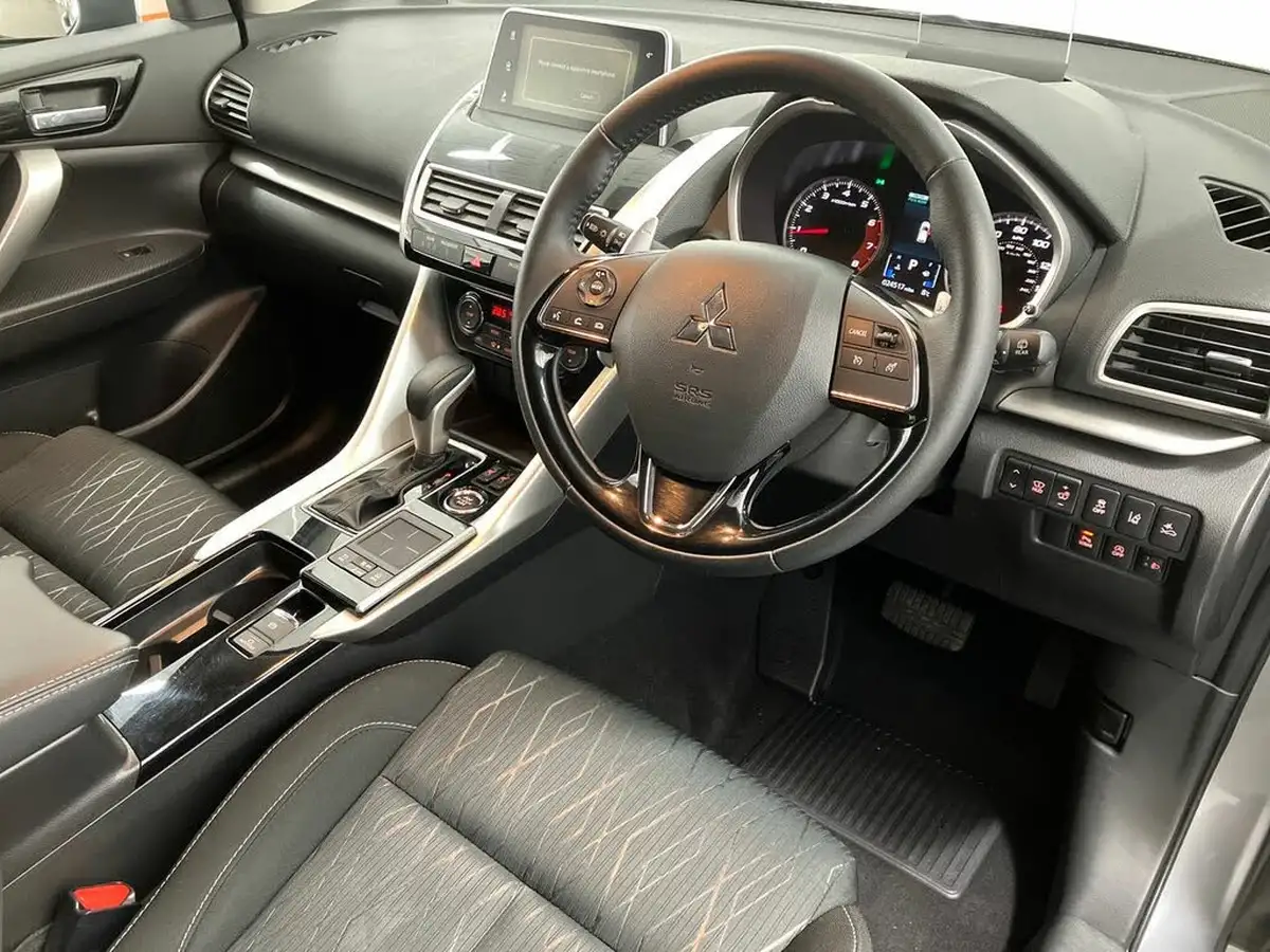 2020-mitsubishi-eclipse-cross-15-dynamic-4wd-auto-big-30