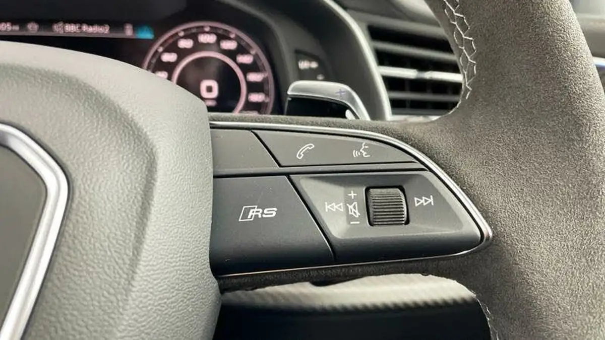 2024-audi-rs-q8-40-tfsi-launch-edition-big-24