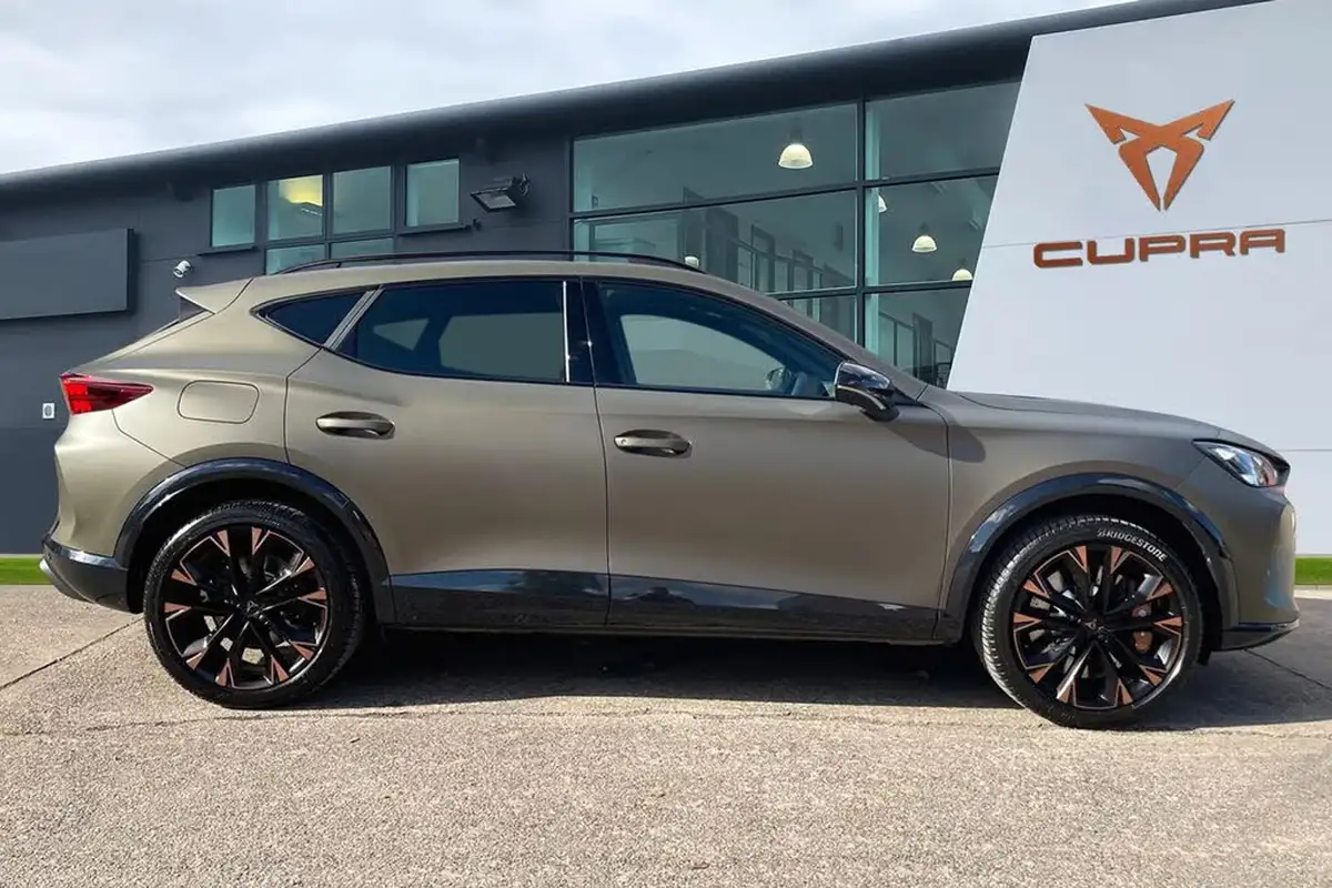 2024-cupra-formentor-15-e-hybrid-vz-first-edition-big-2