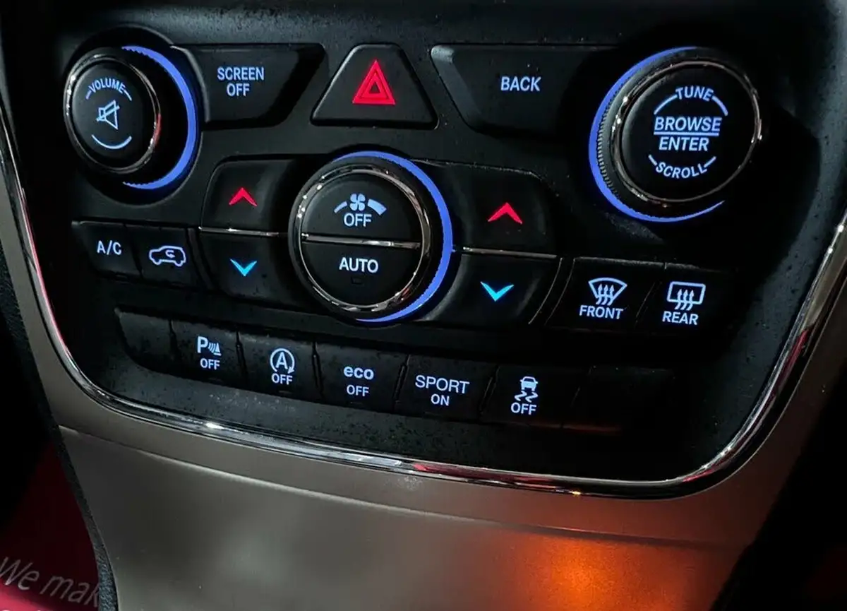 2016-jeep-grand-cherokee-30crd-summit-big-11