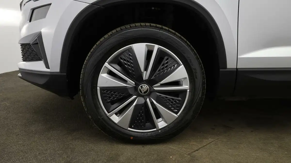 2022-skoda-karoq-10-tsi-se-drive-big-17