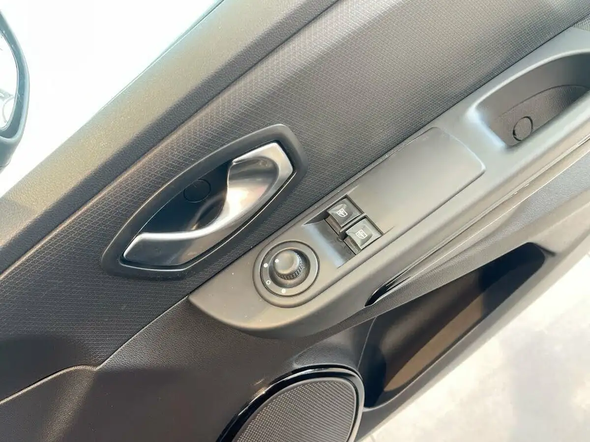 2016-renault-clio-09-tce-dynamique-nav-big-6