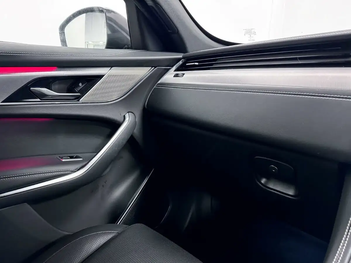 2022-jaguar-f-pace-20-d200-r-dynamic-s-big-32