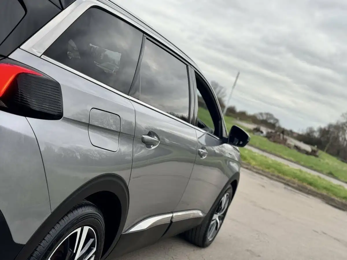 2018-peugeot-5008-suv-12-puretech-gt-line-big-11