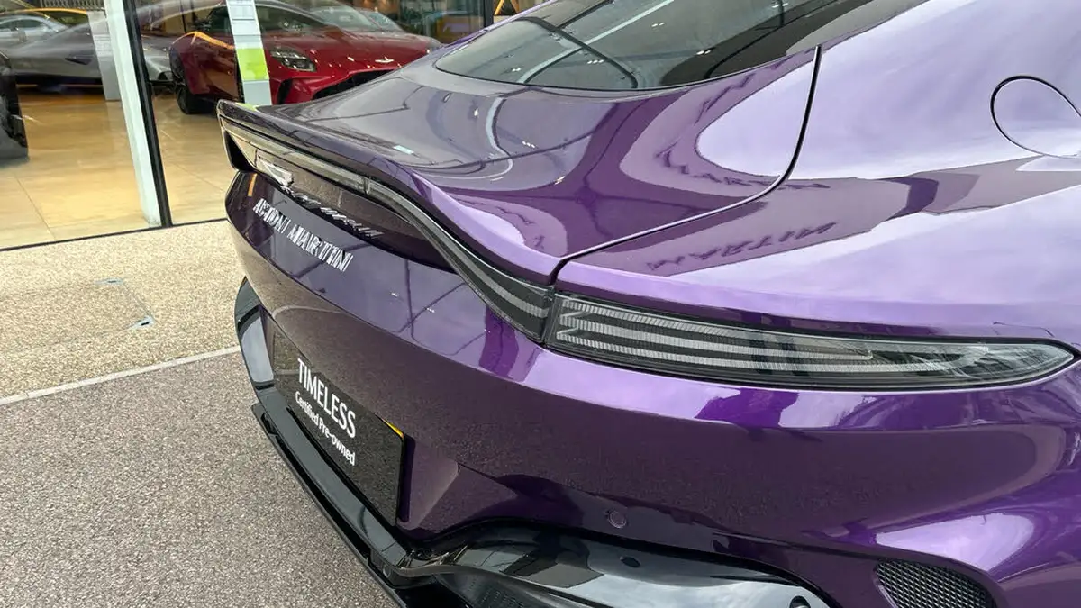 2024-aston-martin-vantage-big-7