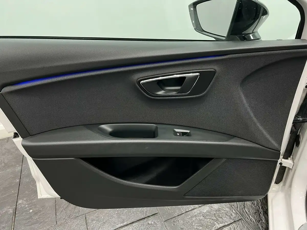 2017-seat-leon-14-ecotsi-fr-technology-hatchback-5d-big-52