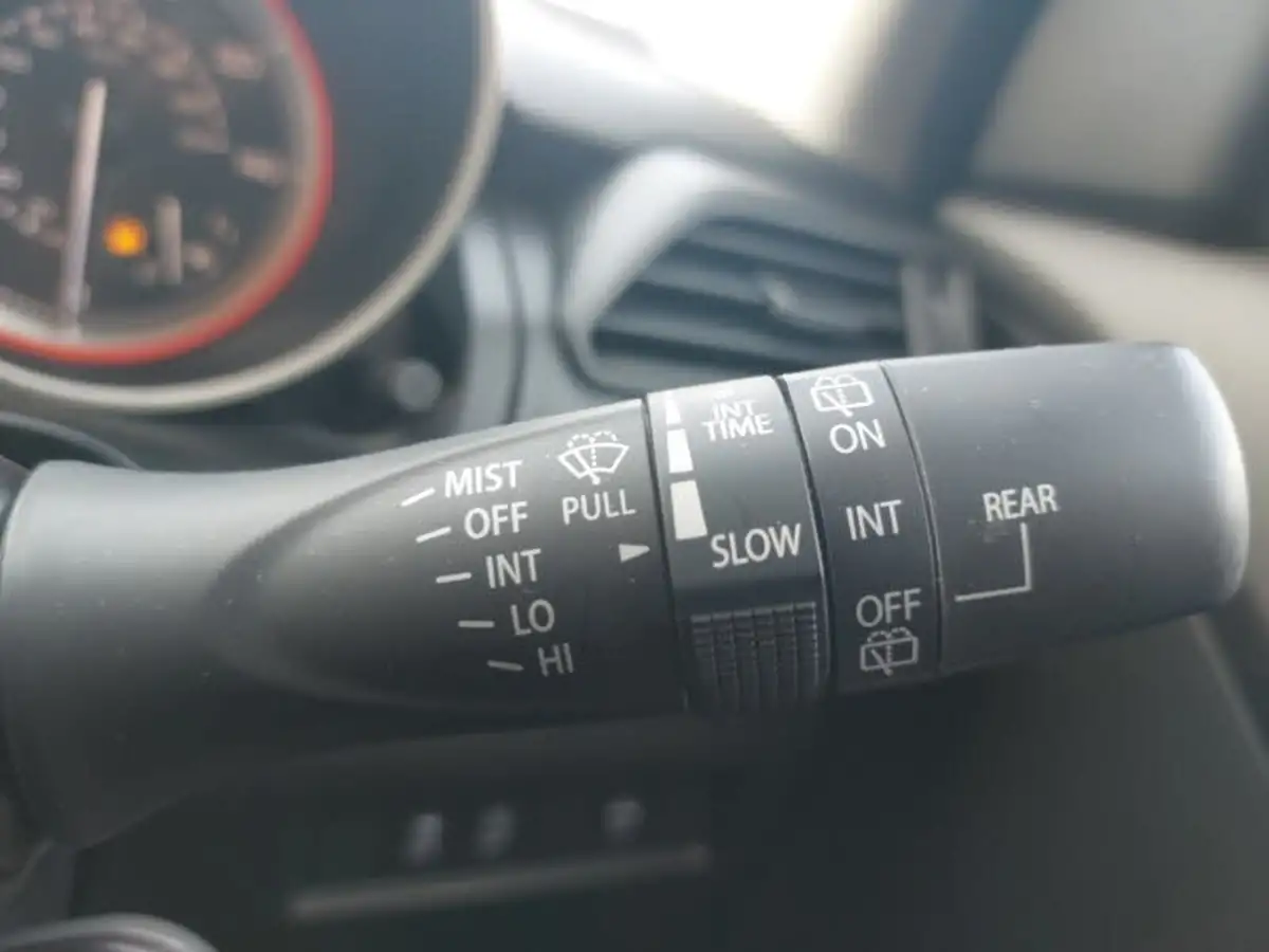 2023-suzuki-swift-12-dualjet-sz-l-big-16