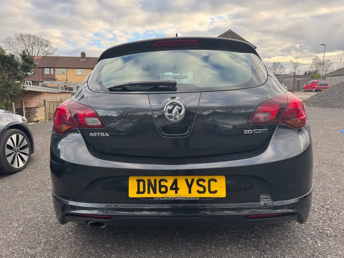 2014-vauxhall-astra-20cdti-tech-line-gt-16v-ss-big-18