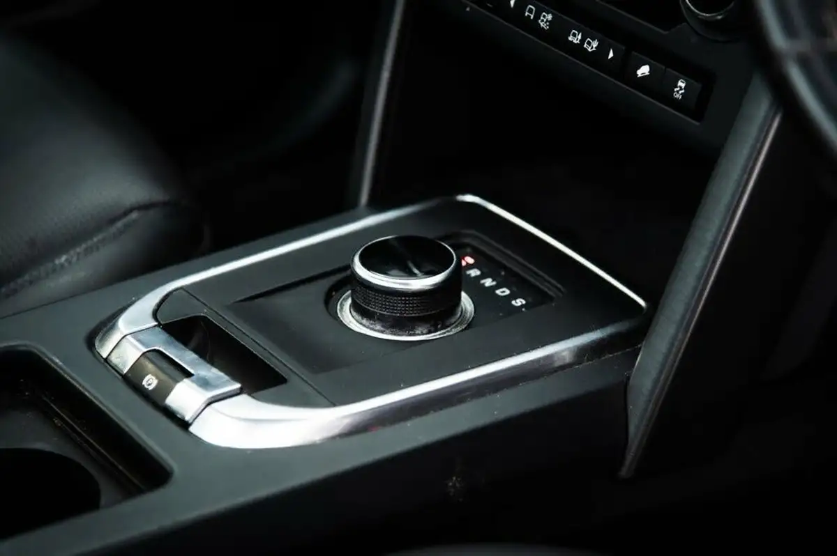 2019-land-rover-discovery-sport-20td4-landmark-big-29