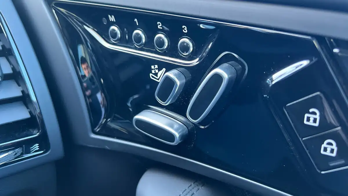 2023-jaguar-f-type-50-v8-p450-75-awd-coupe-big-26