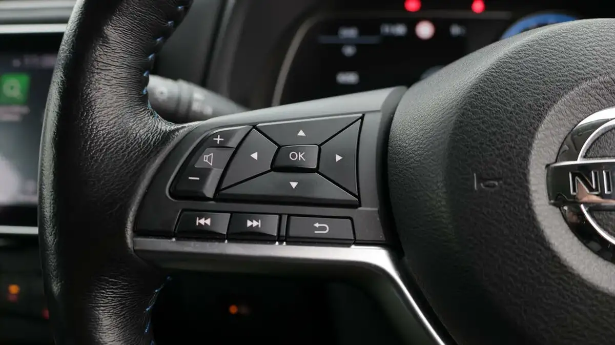 2020-nissan-leaf-e-tekna-big-24