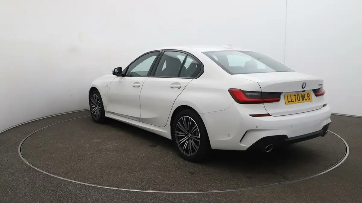2020-bmw-3-series-20-330e-m-sport-saloon-4d-big-54