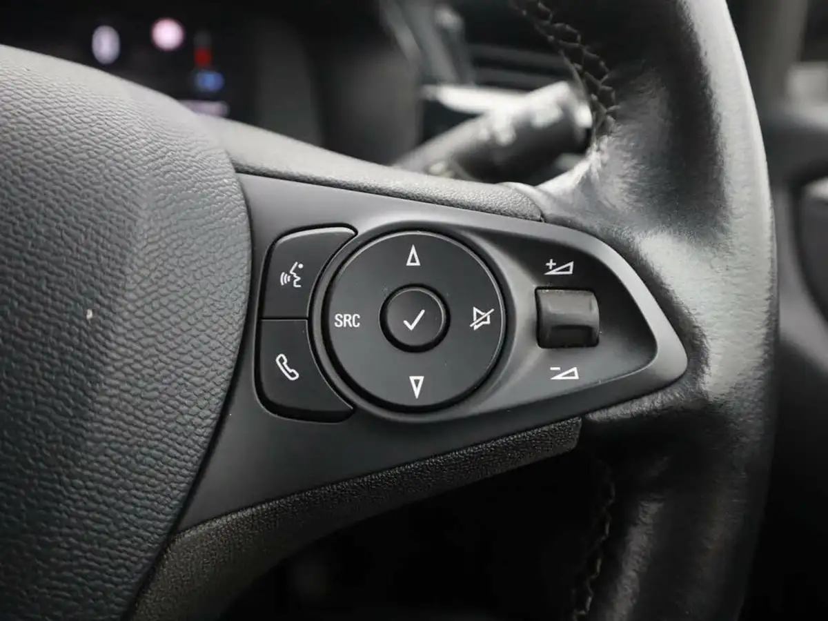 2020-vauxhall-corsa-e-se-nav-11kw-big-34