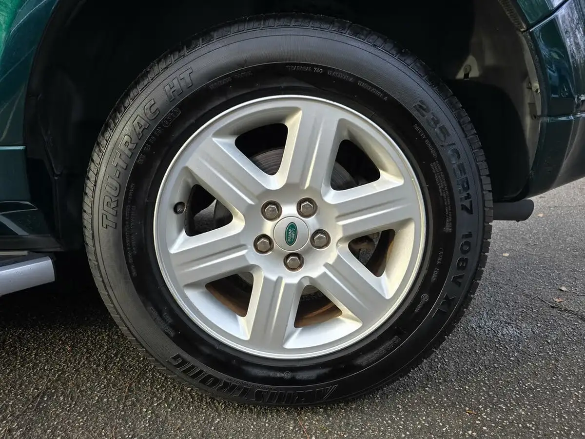 2011-land-rover-freelander-2-32-4x4-big-48