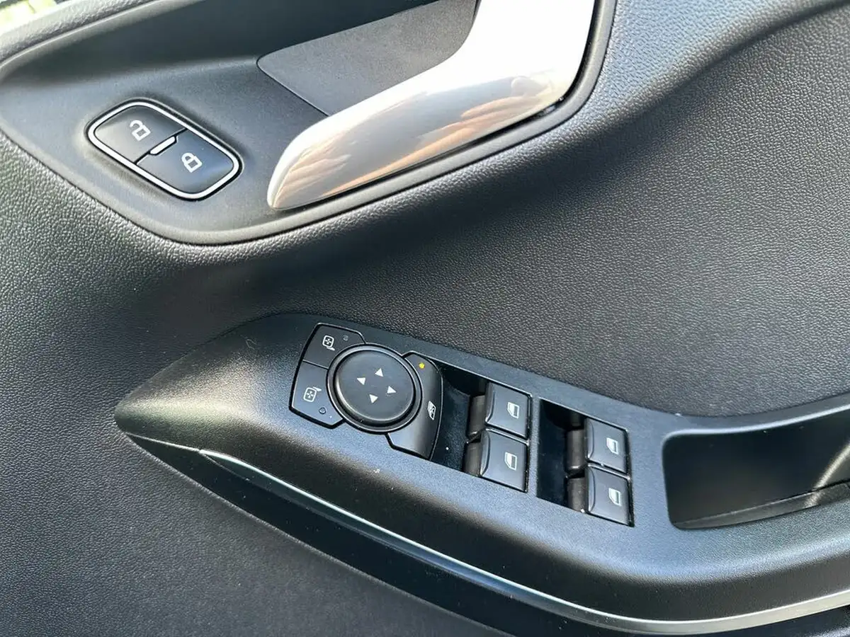 2022-ford-fiesta-10t-st-line-125ps-hybrid-mhev-5d-big-24