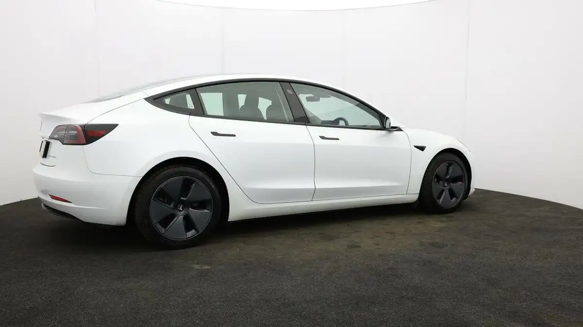 2021-tesla-model-3-e-long-range-awd-big-51